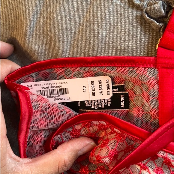 Victoria secret size 34D red, 32D black - Picture 4 of 5